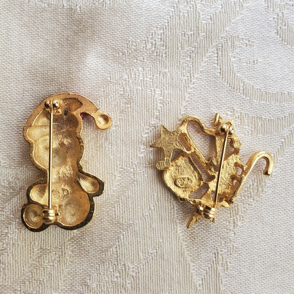 Vintage Christmas Pins - Picture 2 of 5